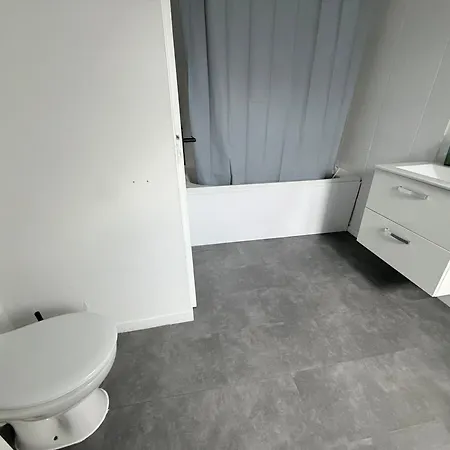 Apartament La Nouvelle Ecole *